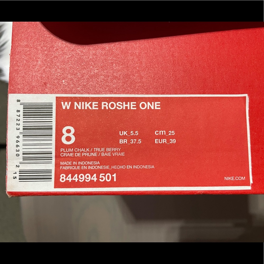NEW NIKE Roshe one women sneakers - Picture 8 of 8